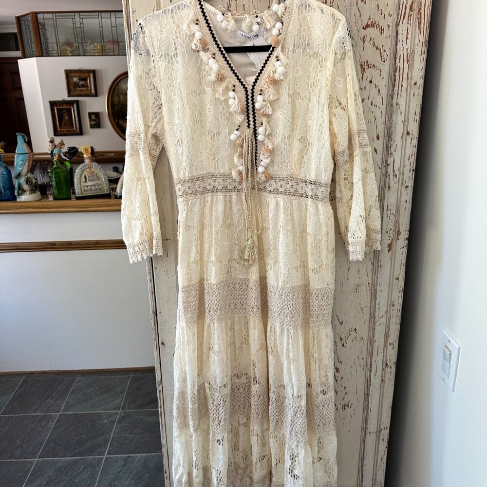 Elegant Cream Lace Midi Dress